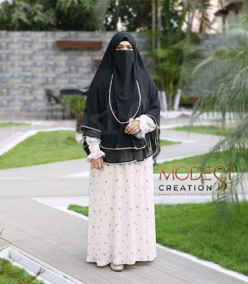 (Off-white) Printed Abaya