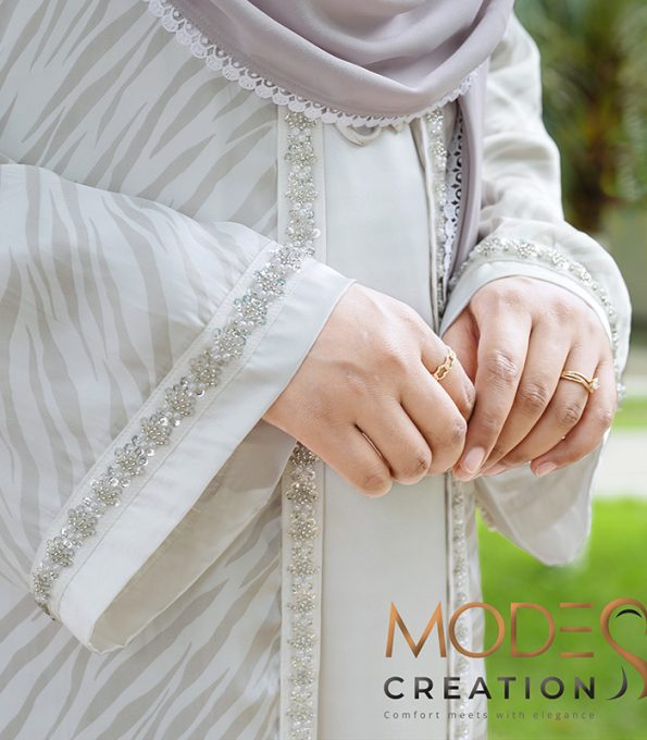 (Off-white & Silver Ash) Double Layered Abaya